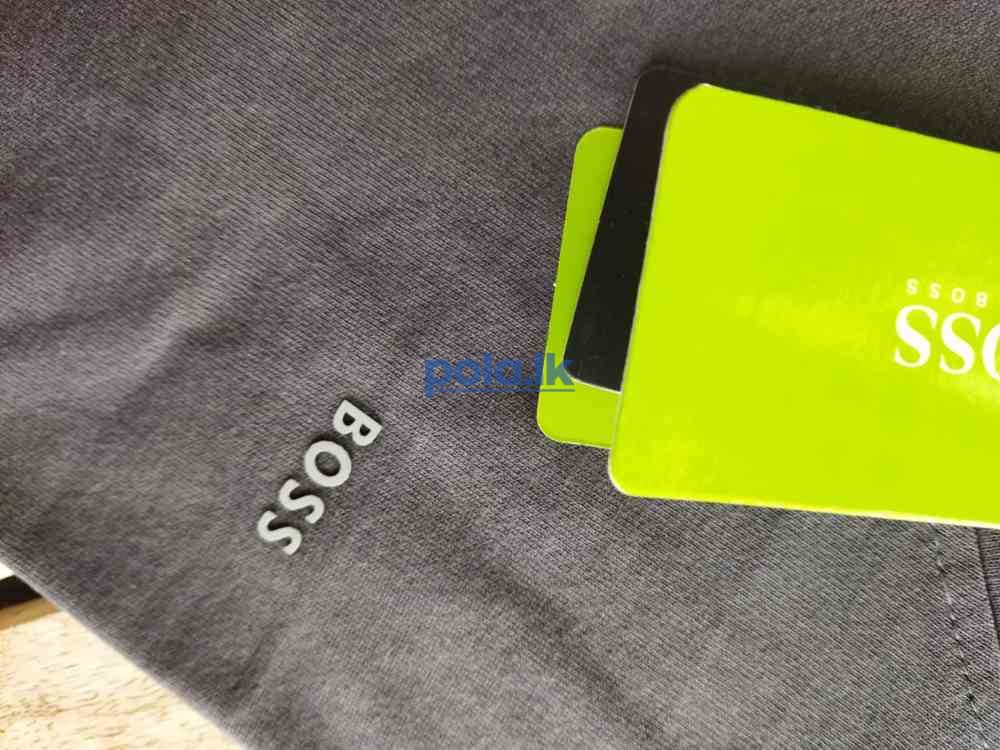 Hugo Boss v neck t-shirt s to xl - photo 2
