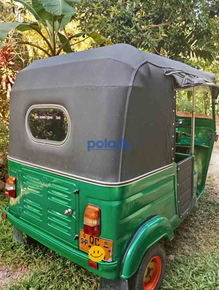 Bajaj three-wheeler - photo 3