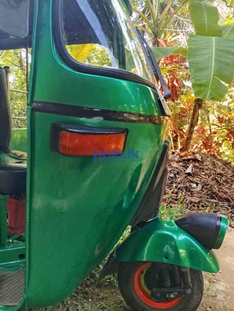 Bajaj three-wheeler - photo 6