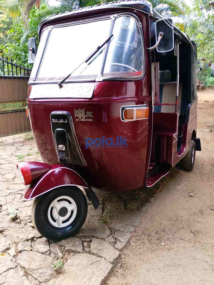 Bajaj three-wheeler - photo 3