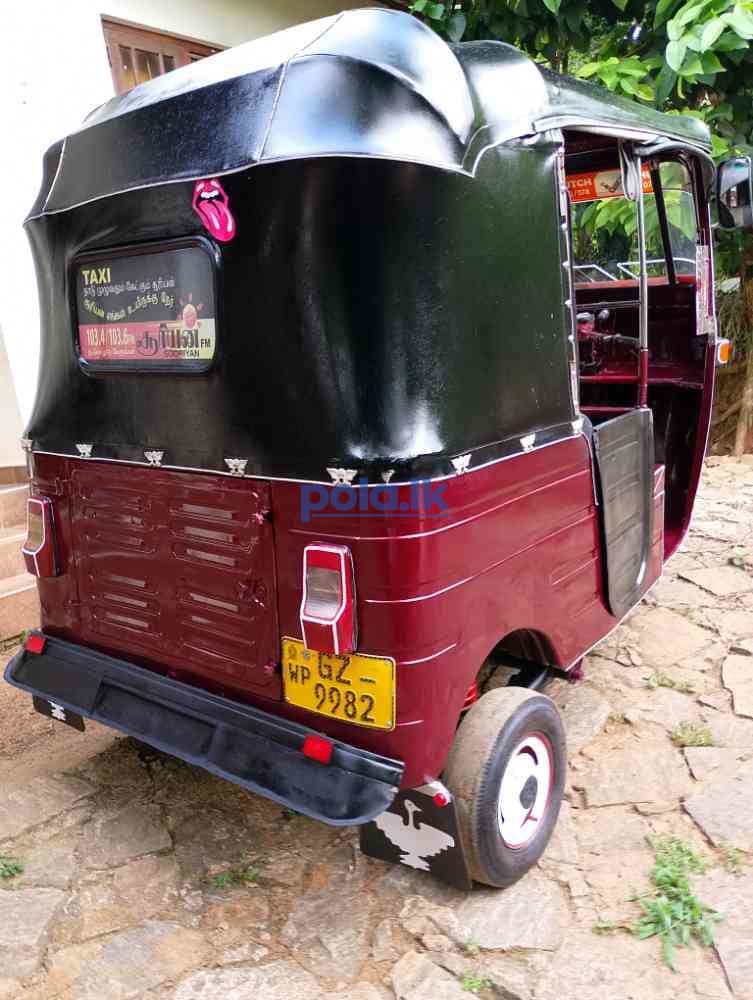 Bajaj three-wheeler - photo 5