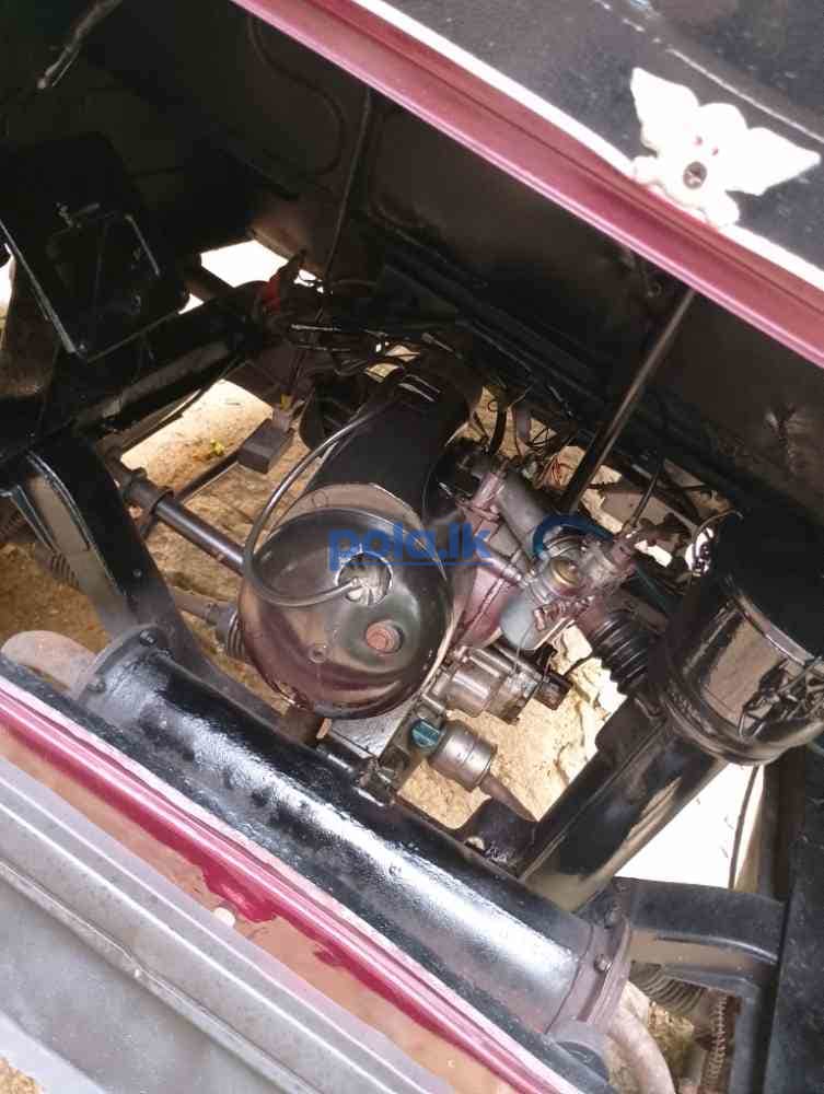 Bajaj three-wheeler - photo 2
