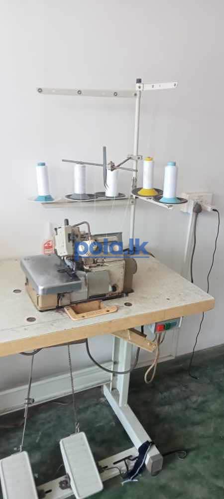 Overlock machine - photo 2