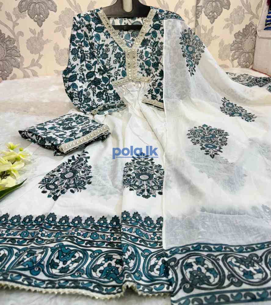 Kurthi with embroidery neck works - photo 2