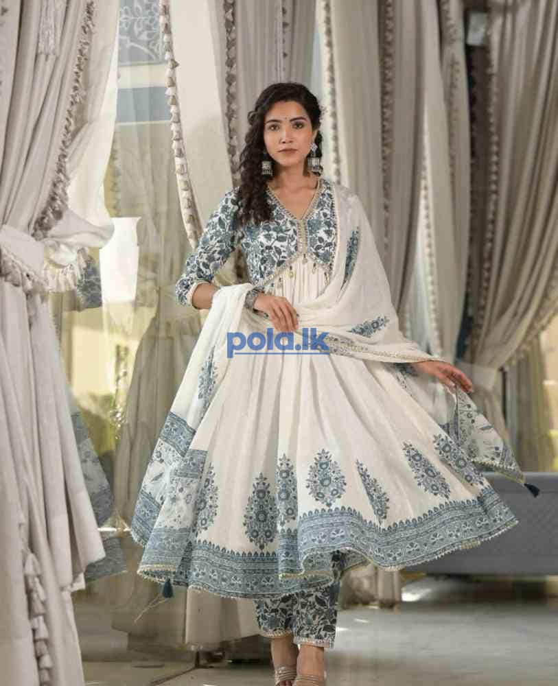 Kurthi with embroidery neck works - photo 1