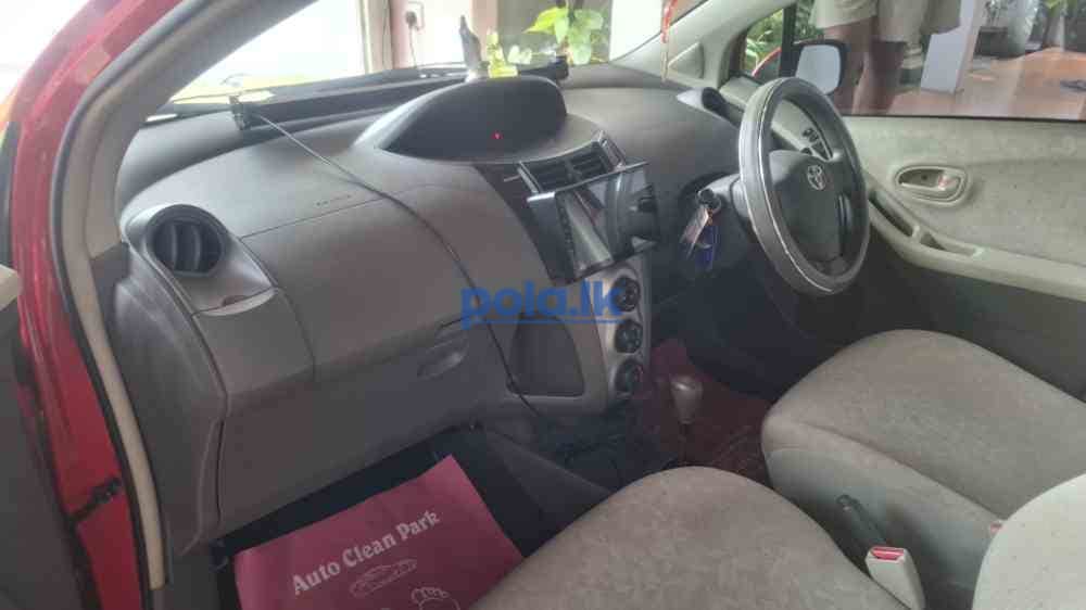 Toyota vitz - photo 6
