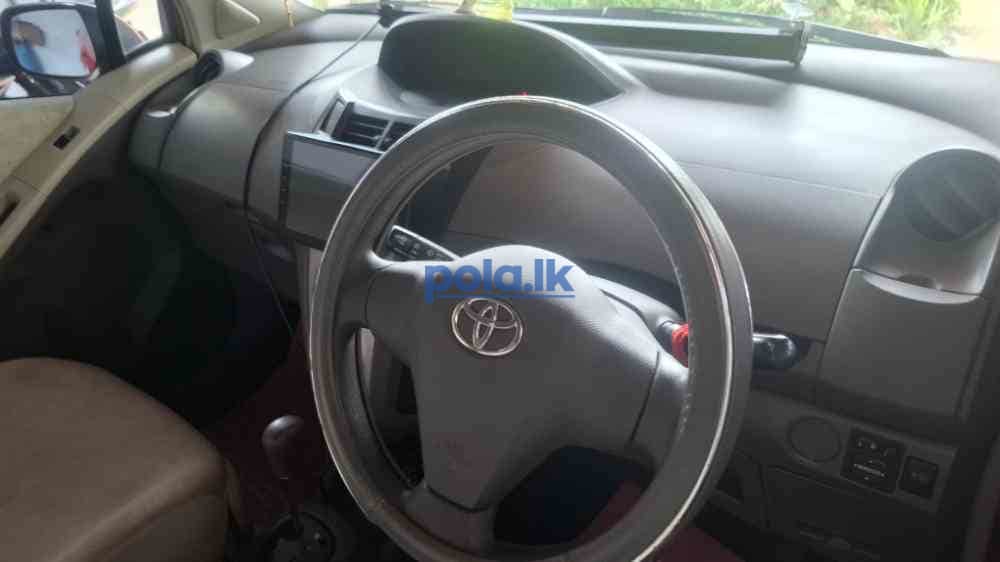 Toyota vitz - photo 8