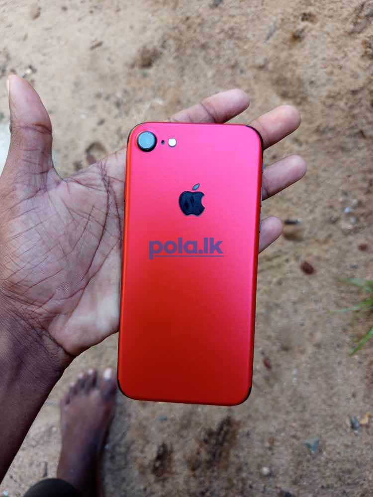 iPhone 7 - photo 1