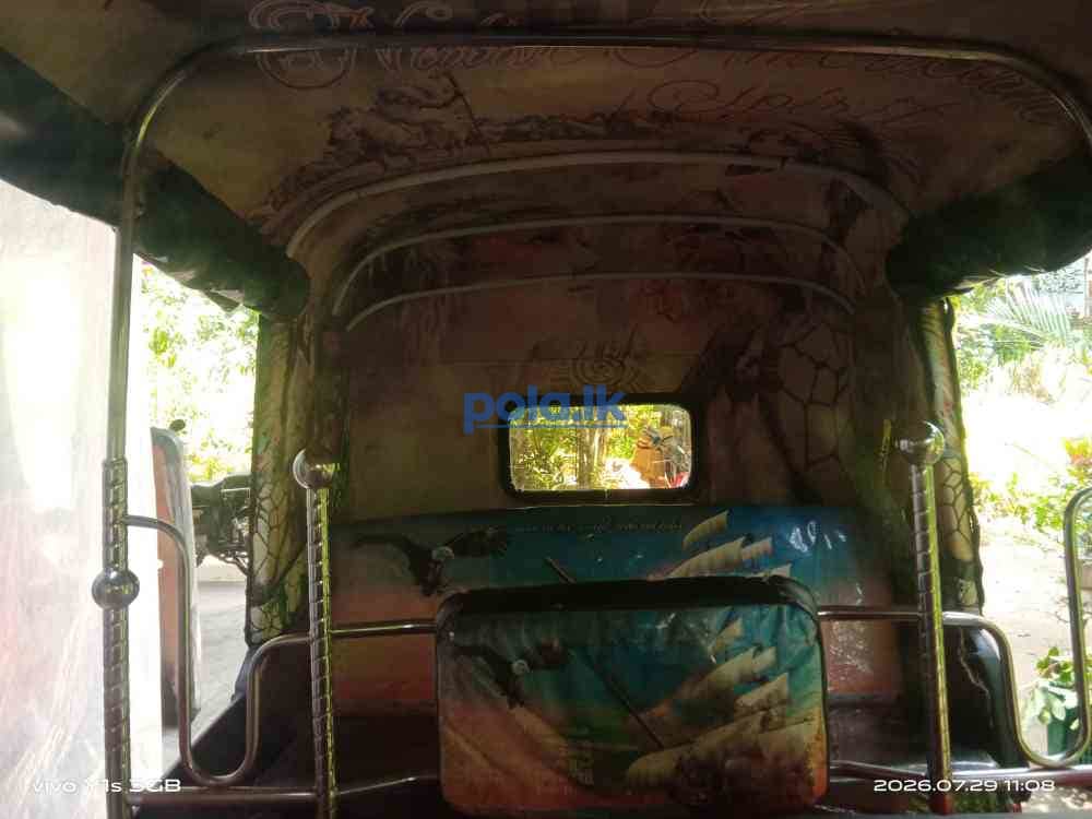 Bajaj three-wheeler - photo 4