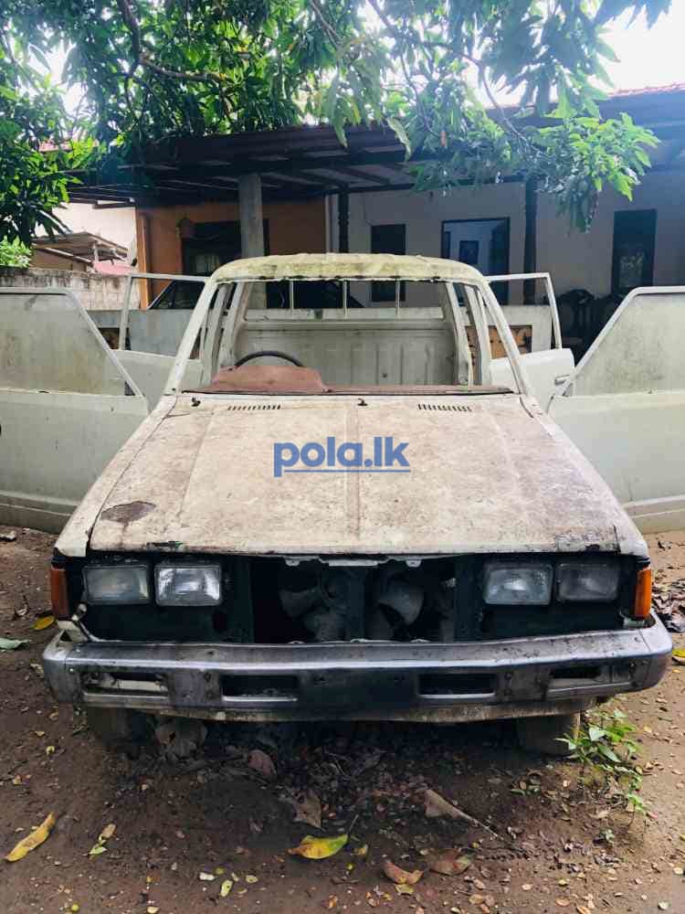 Nissan datsun double cab parts for sale - photo 1