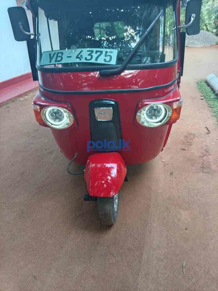 Bajaj three-wheeler - photo 3