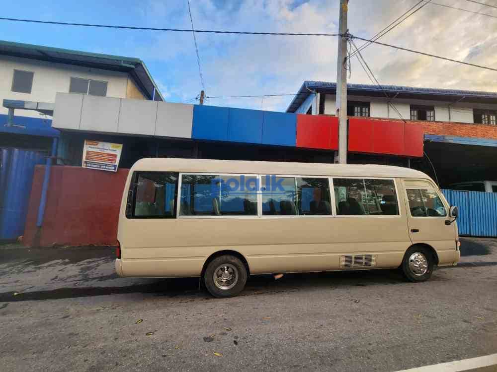 Toyota coaster - photo 2
