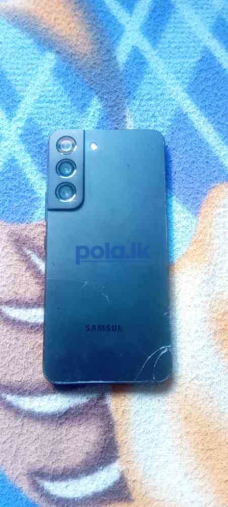 Samsung galaxy S22 - photo 1