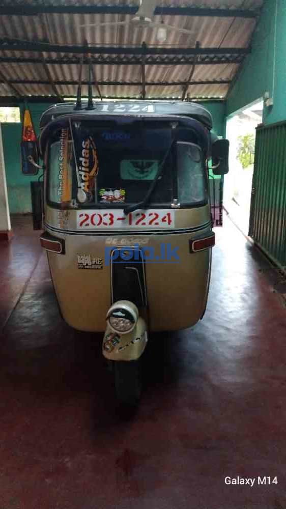 Bajaj three-wheeler - photo 1