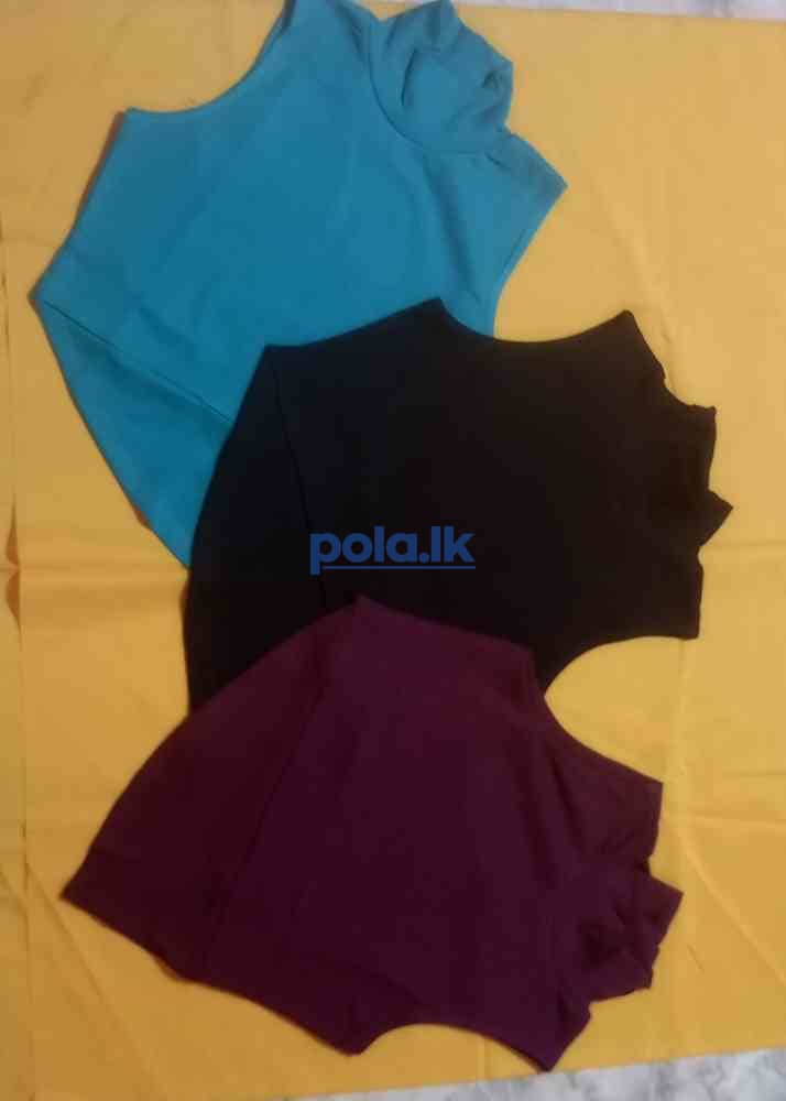 Sleeveless slim fit crop top - photo 2