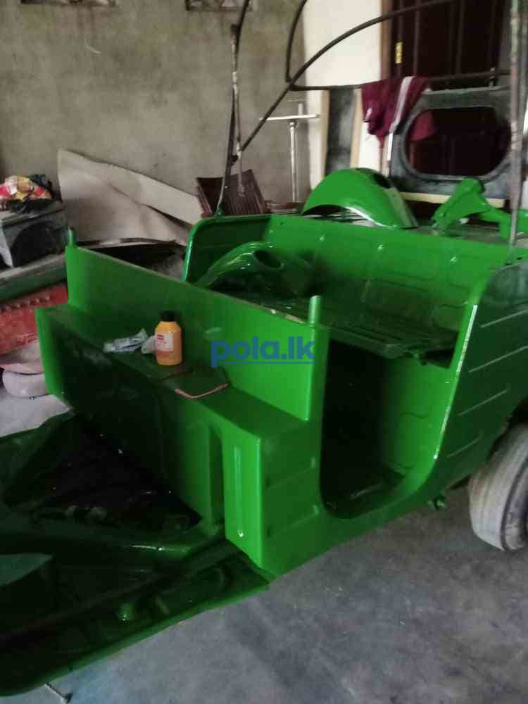 Bajaj three-wheeler - photo 4