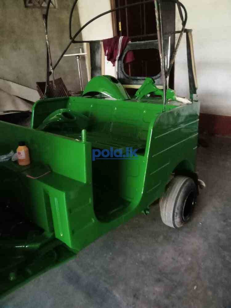 Bajaj three-wheeler - photo 10