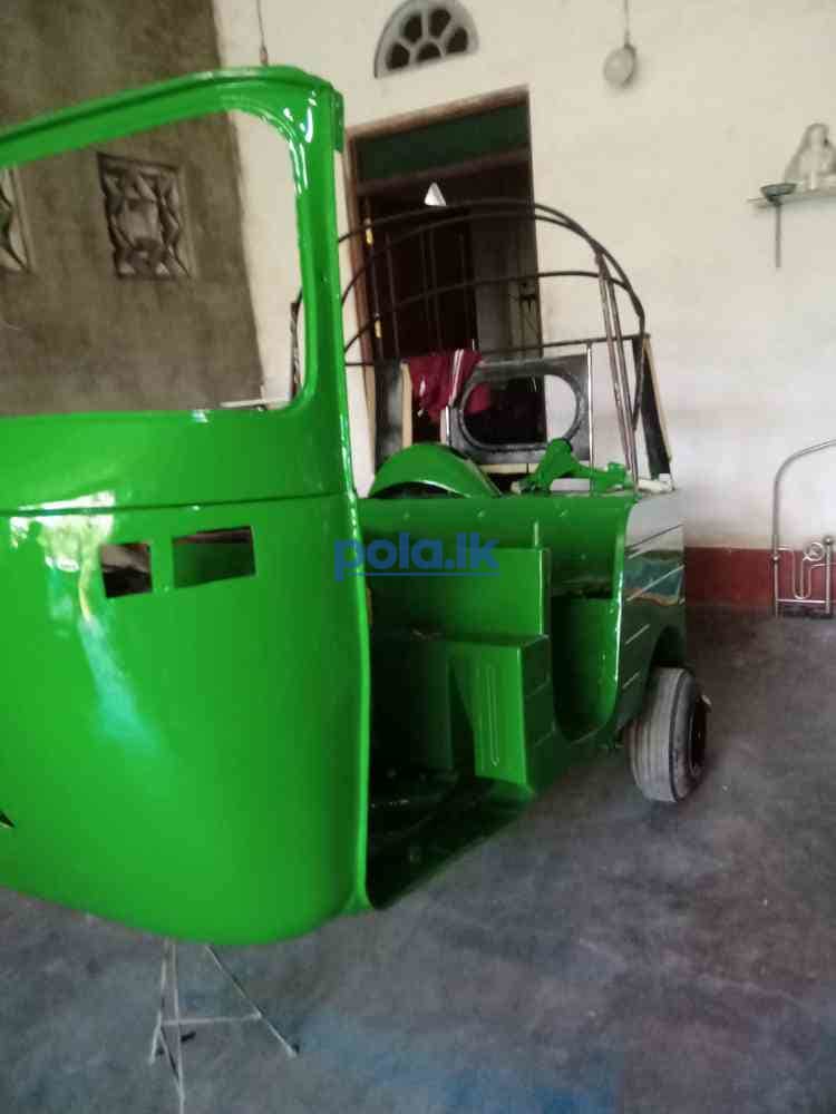 Bajaj three-wheeler - photo 6