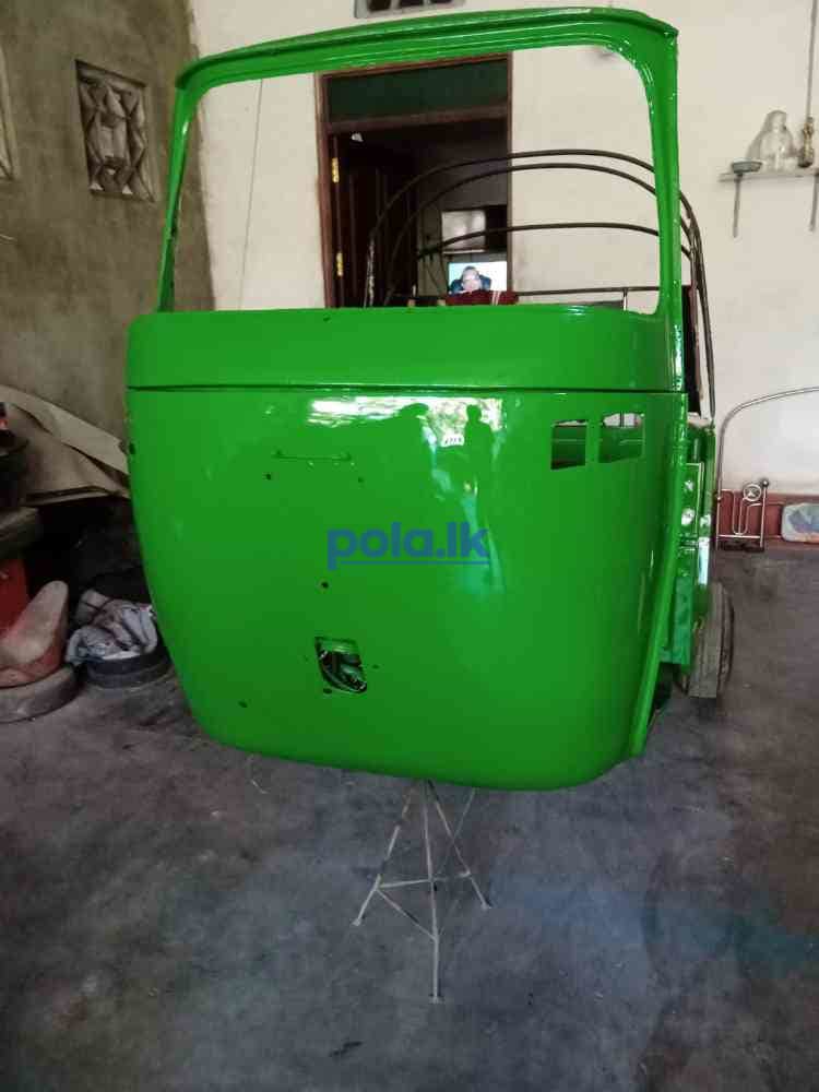 Bajaj three-wheeler - photo 9