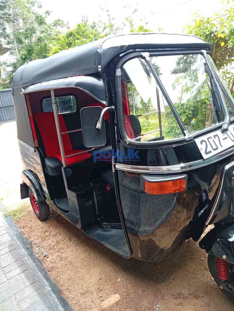 Bajaj three-wheeler - photo 4