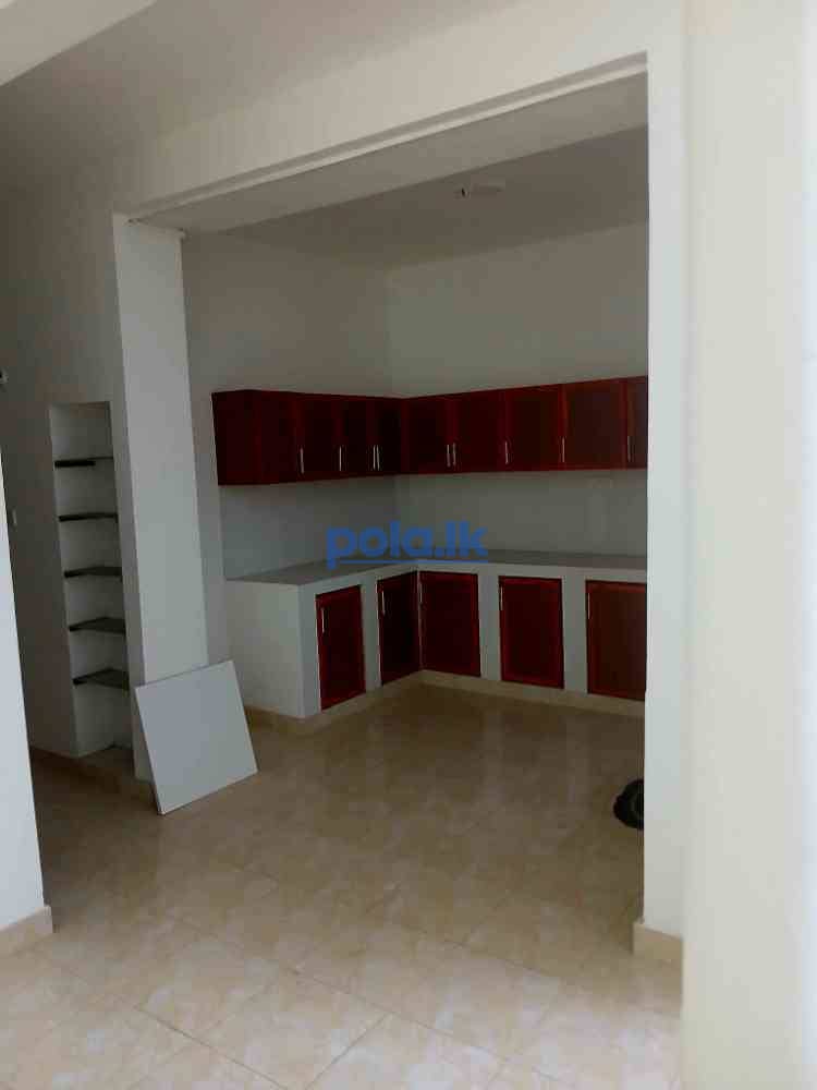 5 Bedroom 3 bathroom house for sale - photo 2