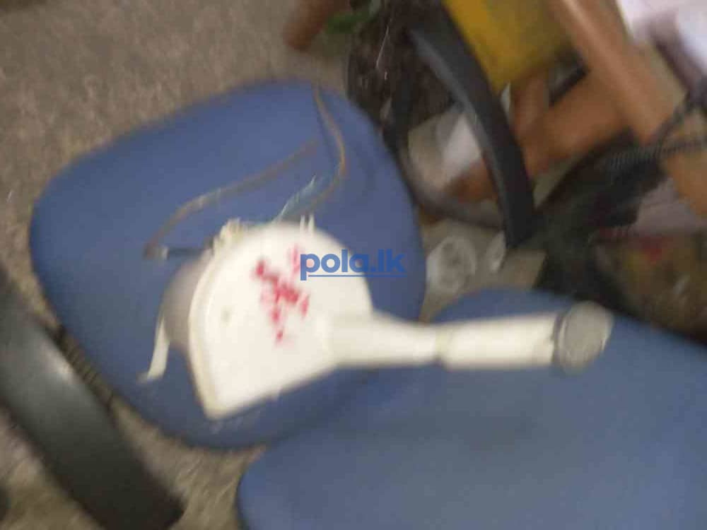 Toyota yaris belta windscreen wiper wash bottle - photo 2
