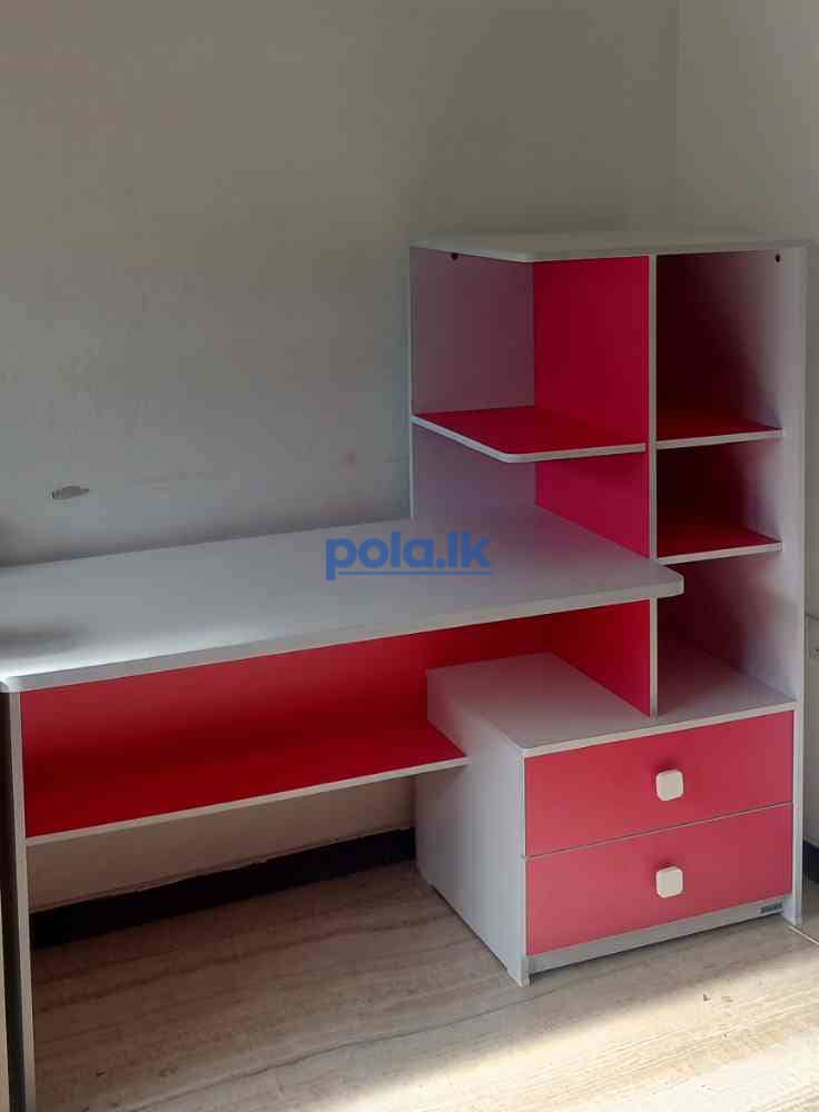 Study table - photo 1