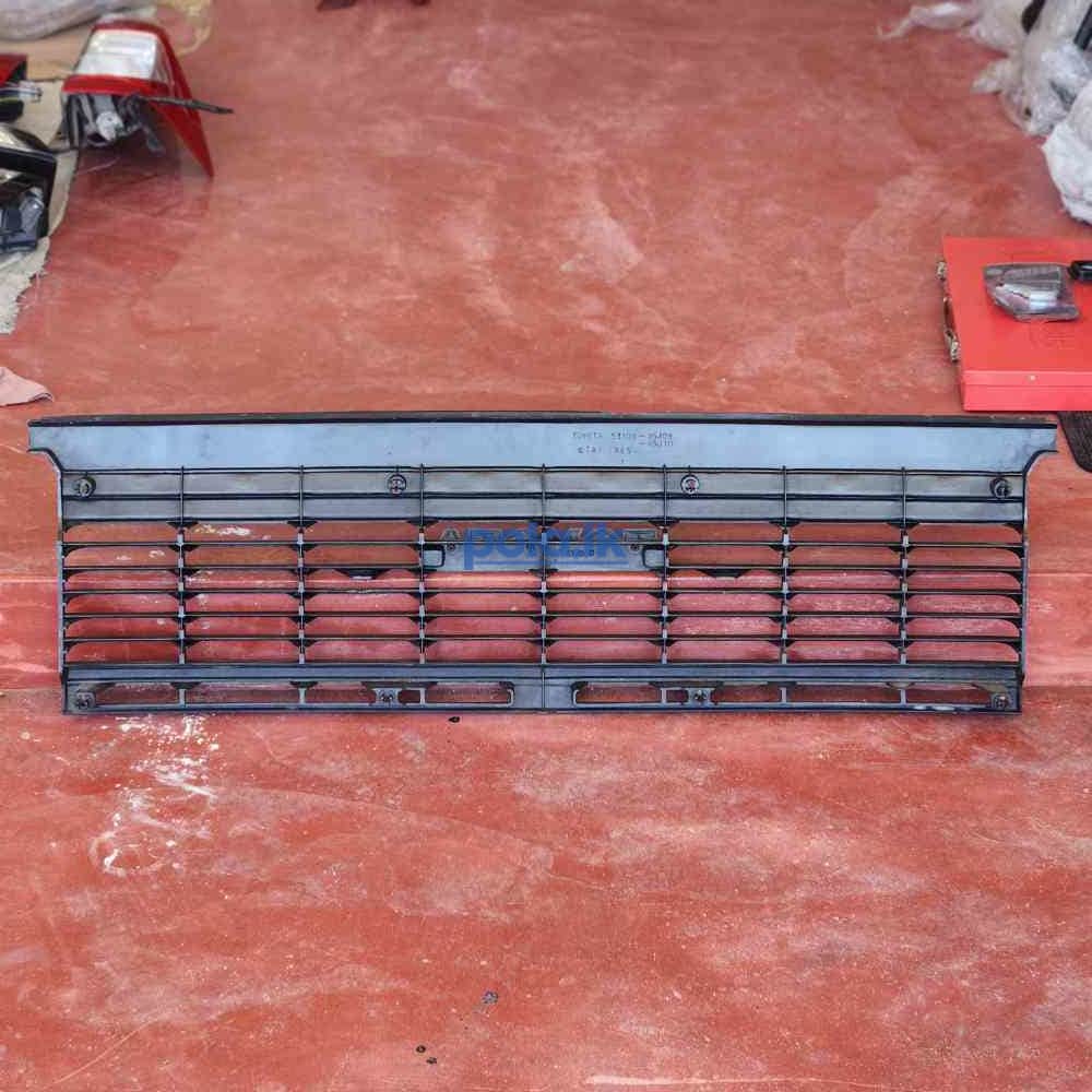 Toyota Hiace LH51 front grill 1989 - photo 1