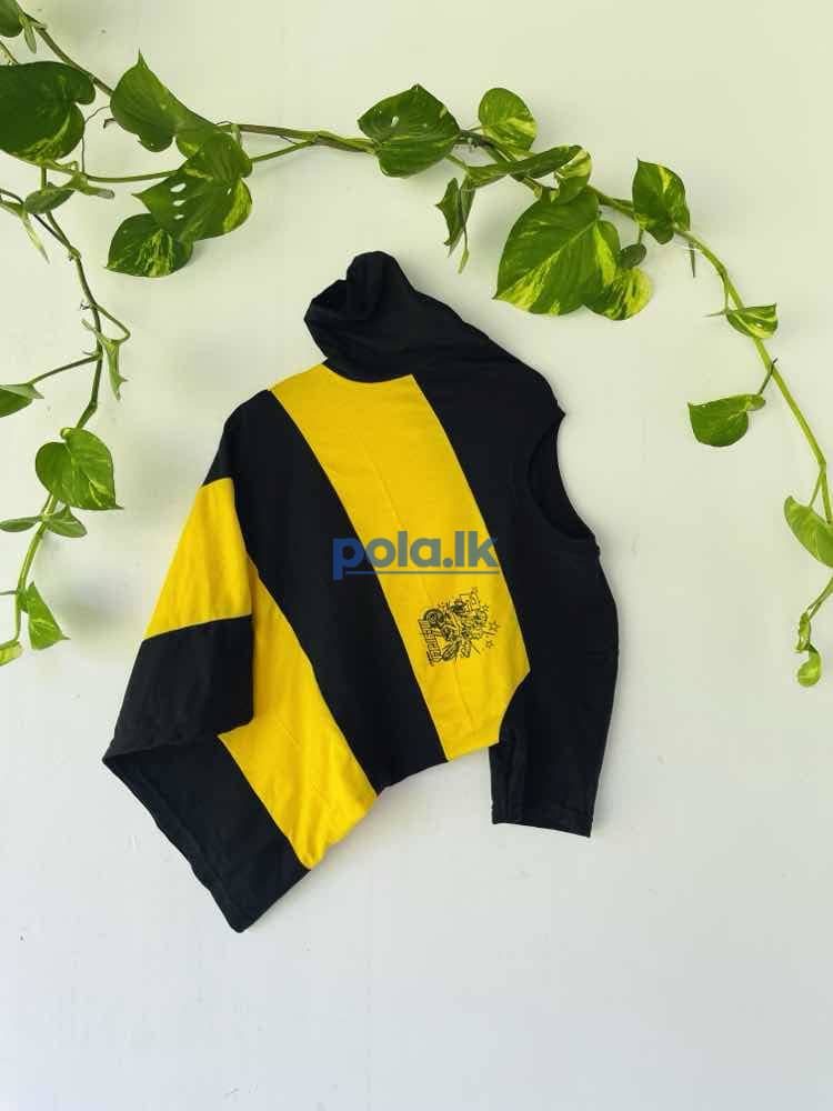 T-shirts and men's wear - photo 1