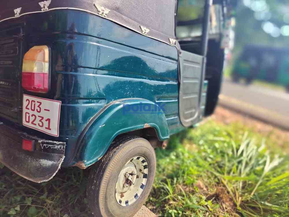 Bajaj three-wheeler - photo 5