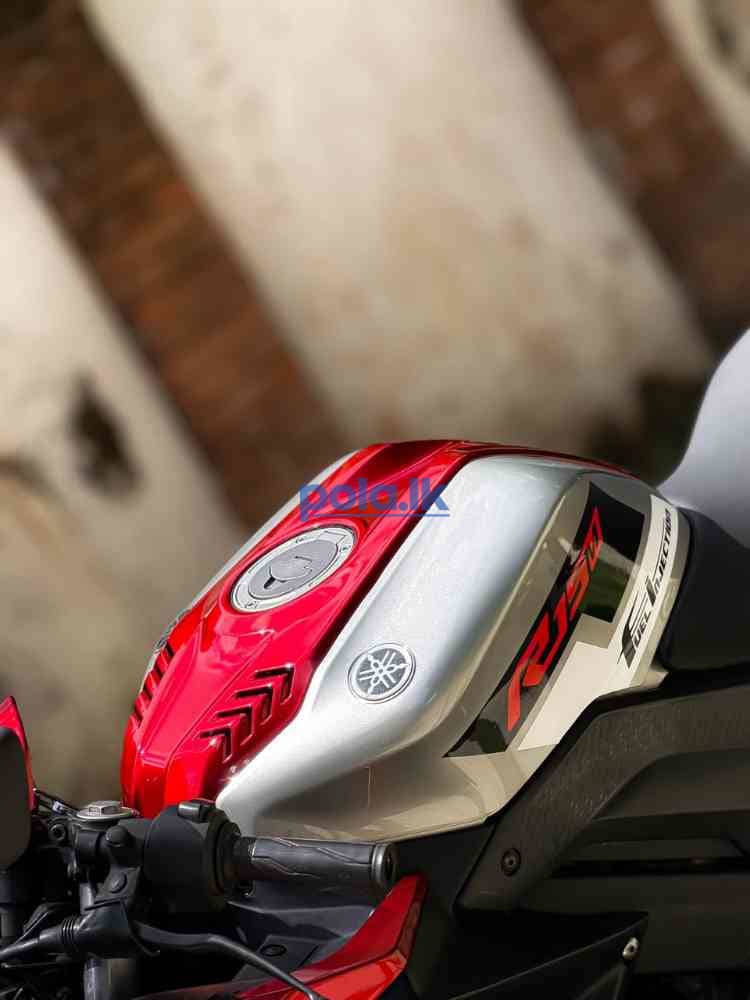 Yamaha R15 - photo 10
