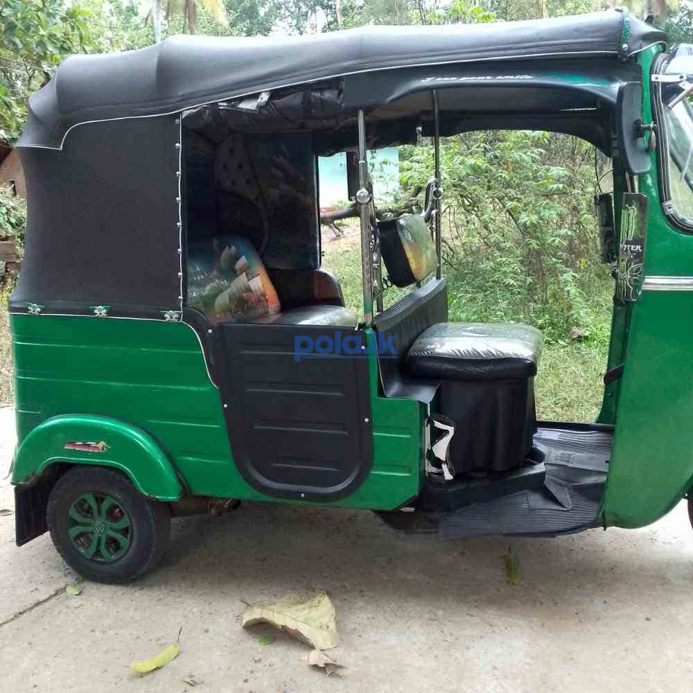 Bajaj three-wheeler - photo 3