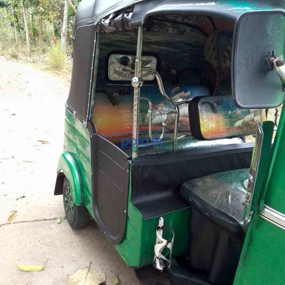 Bajaj three-wheeler - photo 4