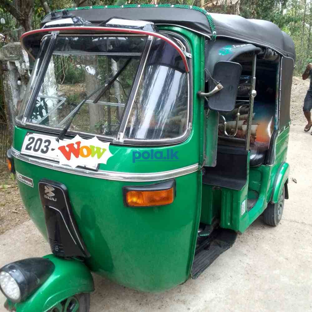 Bajaj three-wheeler - photo 2