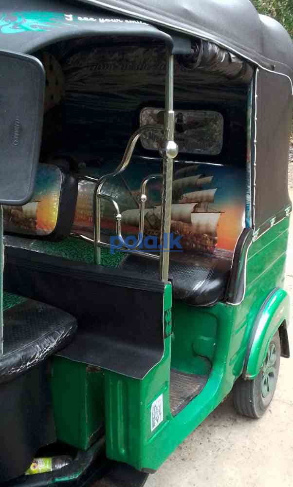 Bajaj three-wheeler - photo 5