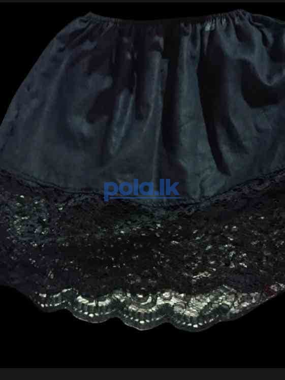 Stylish cotton underskirt with broad lace - photo 3