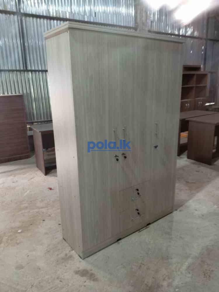 3 Door melomine wardrobe - photo 6