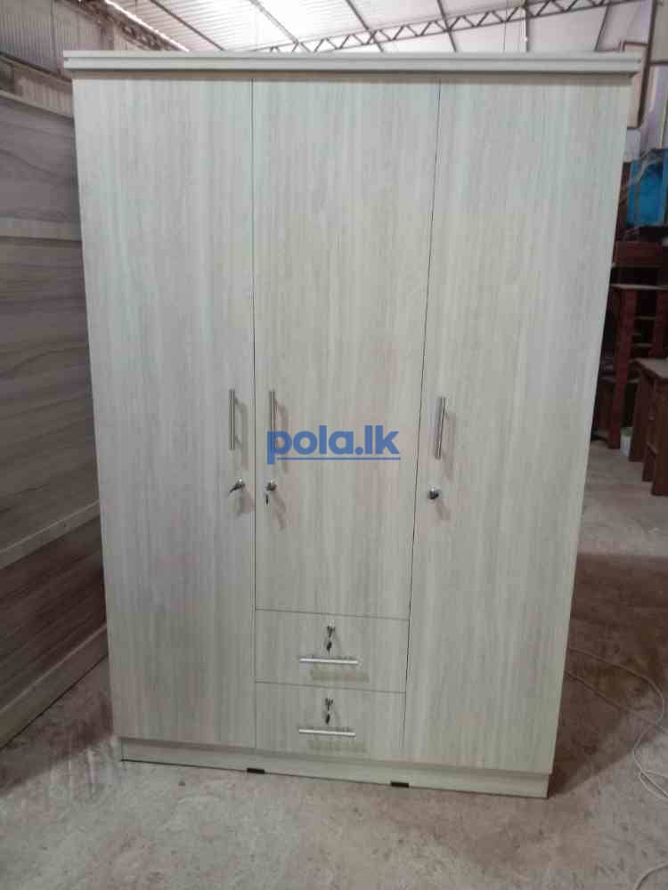 3 Door melomine wardrobe - photo 2