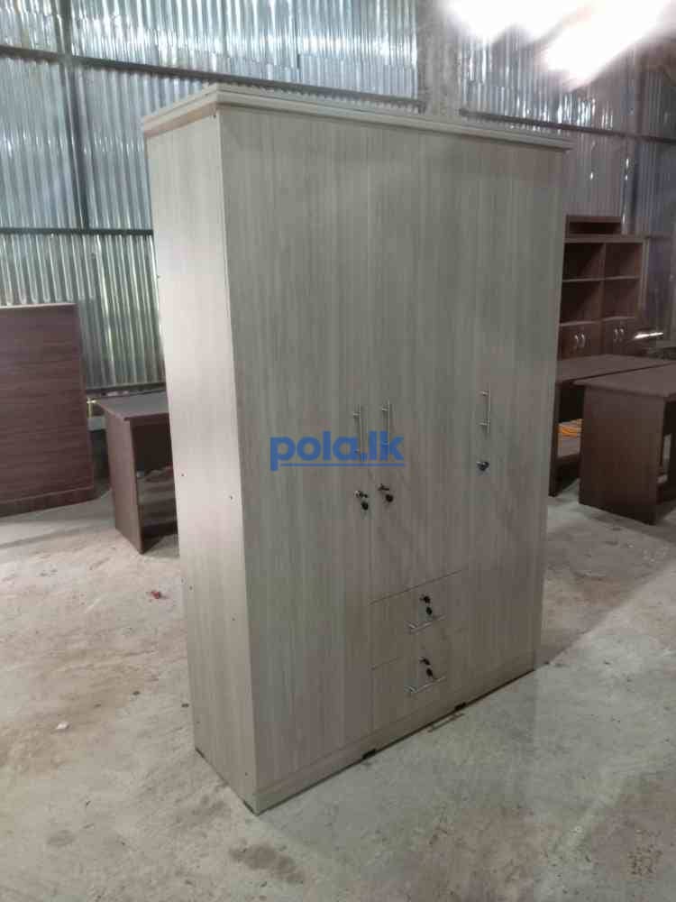 3 Door melomine wardrobe - photo 5