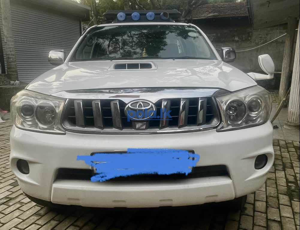 Toyota hilux - photo 1