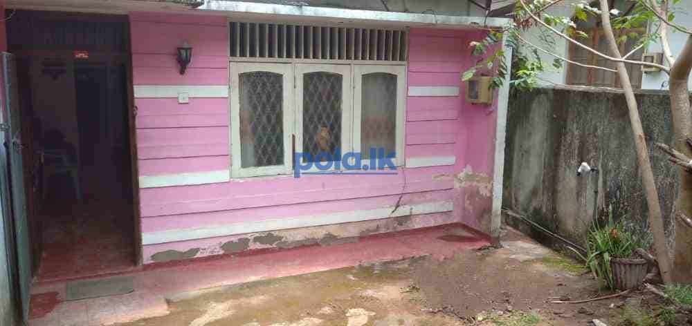 House for sale at meethotamulla kolonnawa - photo 1