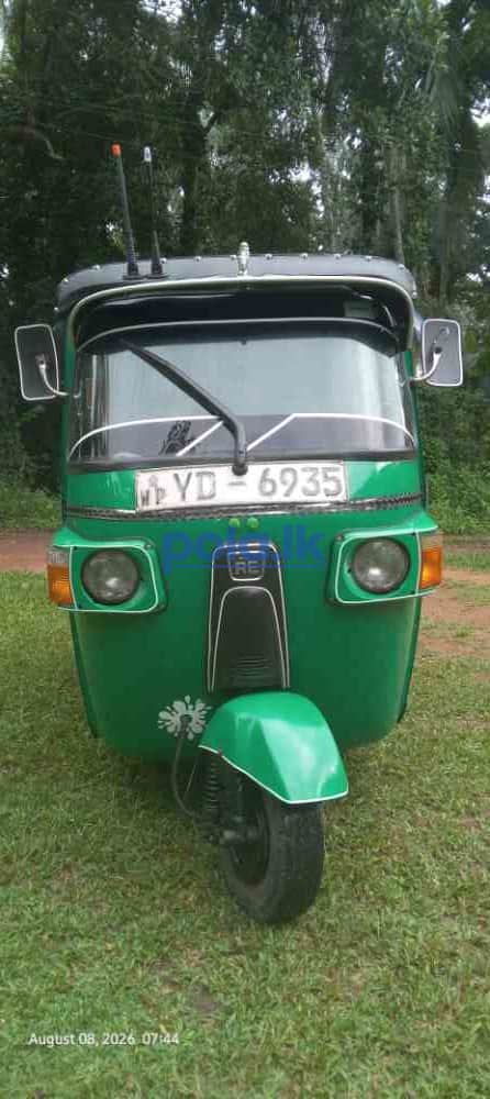Bajaj 4 stroke three-wheeler - photo 6