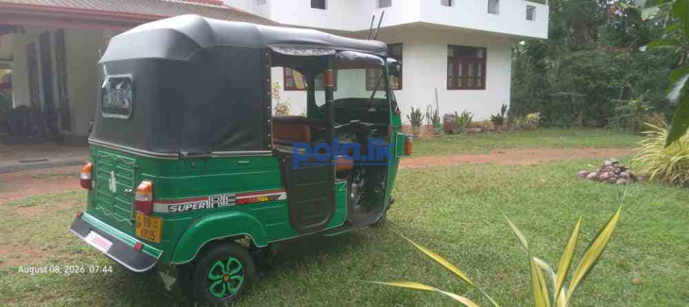 Bajaj 4 stroke three-wheeler - photo 3