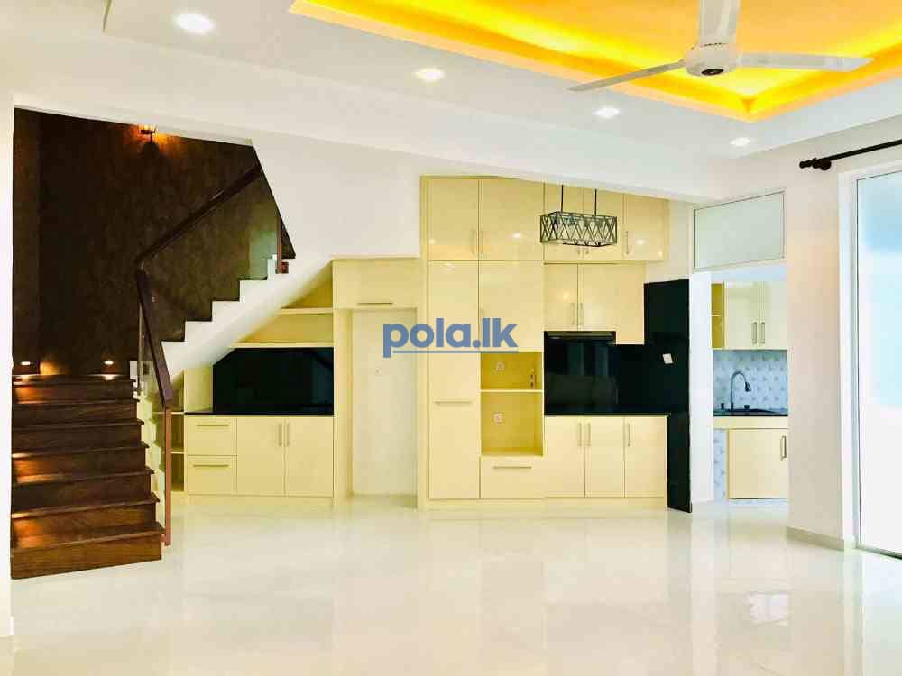 Brand New three storey luxury house in pelawatte - photo 5