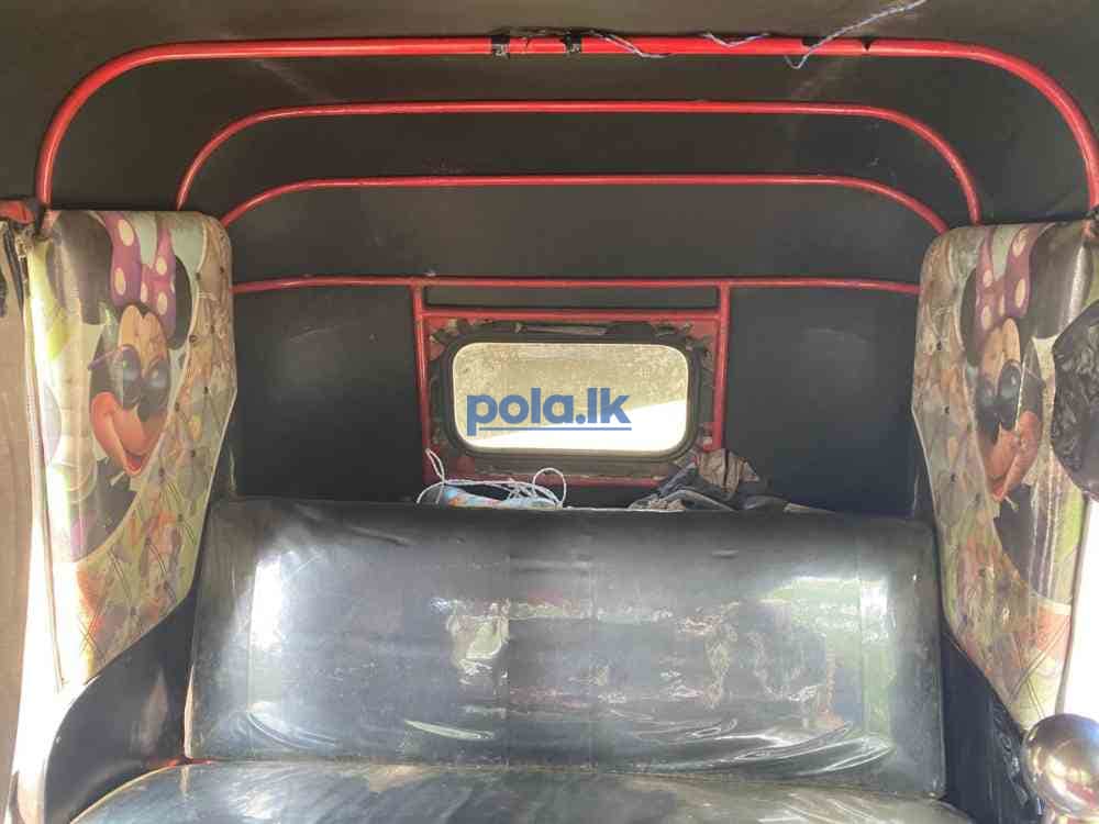 Bajaj three-wheeler - photo 4