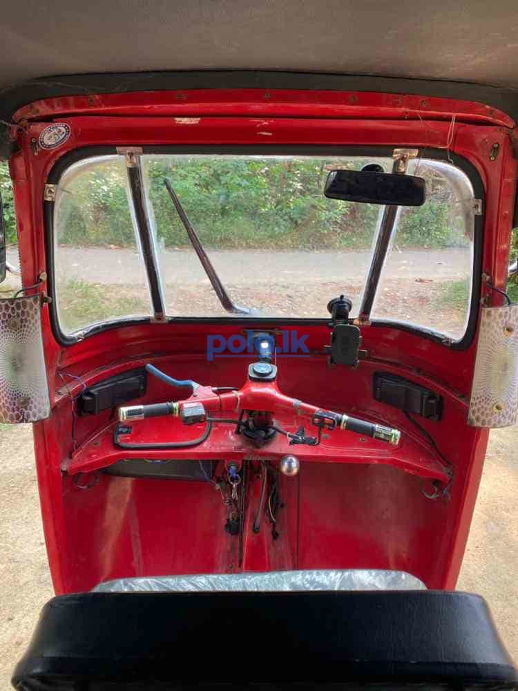 Bajaj three-wheeler - photo 3