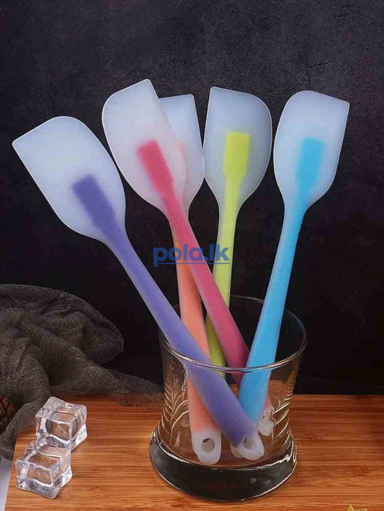 One pcs silicone spatula - photo 1