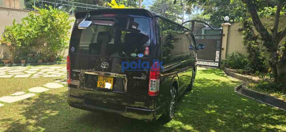Toyota hiace - photo 3
