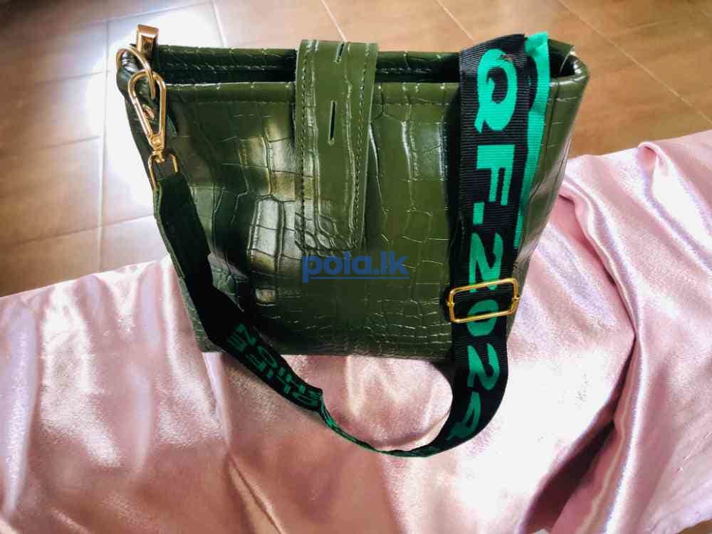 Crocodile letter strap side bags - photo 2