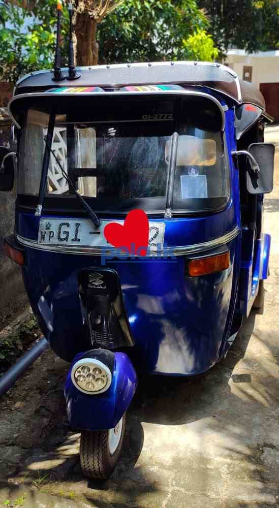 Bajaj three-wheeler - photo 2